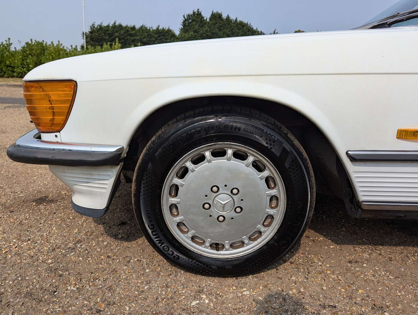 <p>1986 MERCEDES R107 300 SL AUTO&nbsp;</p>