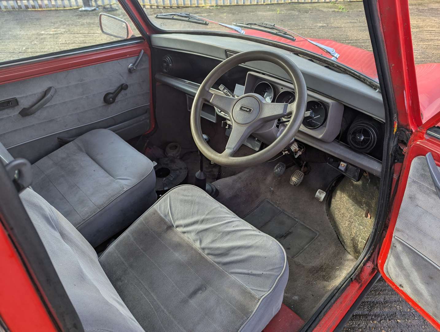 <p>1991 ROVER MINI MAYFAIR</p>