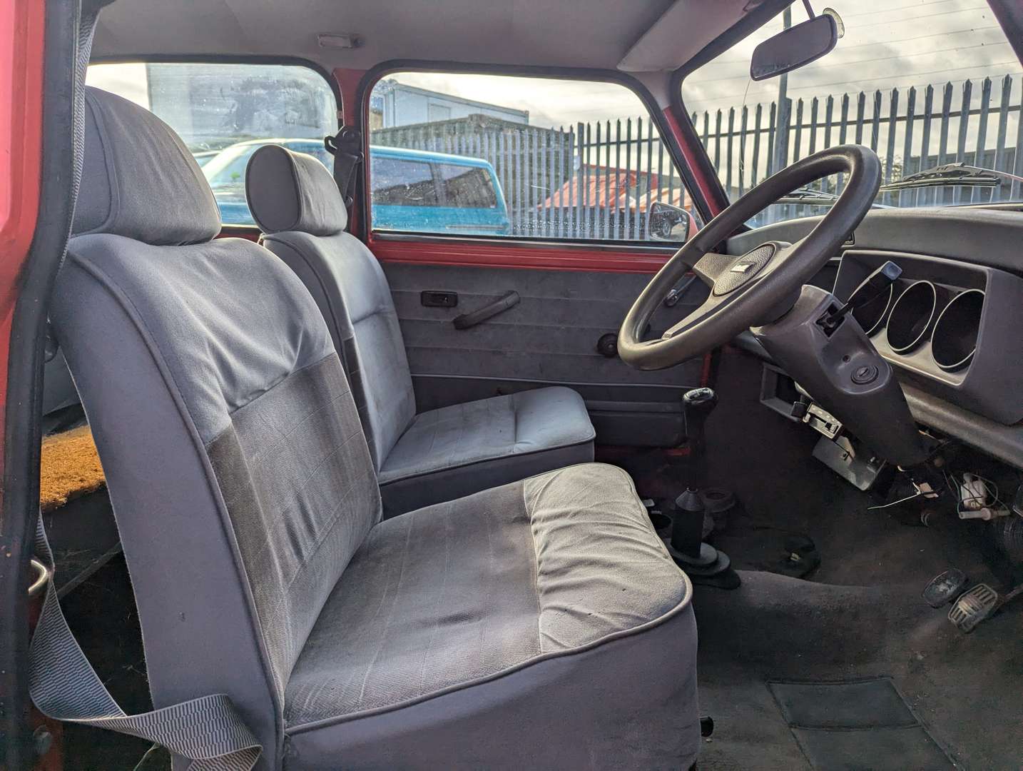 <p>1991 ROVER MINI MAYFAIR</p>