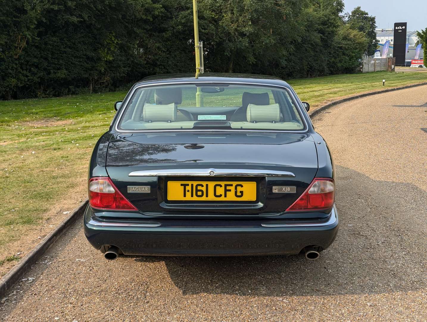 <p>1999 JAGUAR XJ8 3.2 AUTO</p>