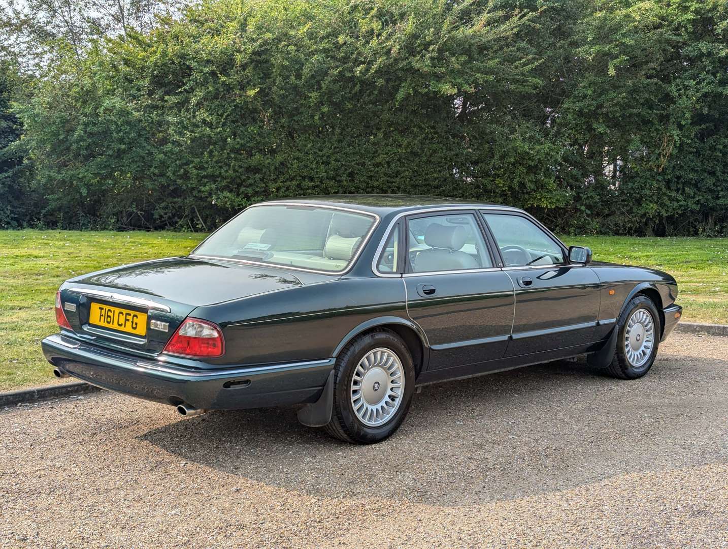 <p>1999 JAGUAR XJ8 3.2 AUTO</p>