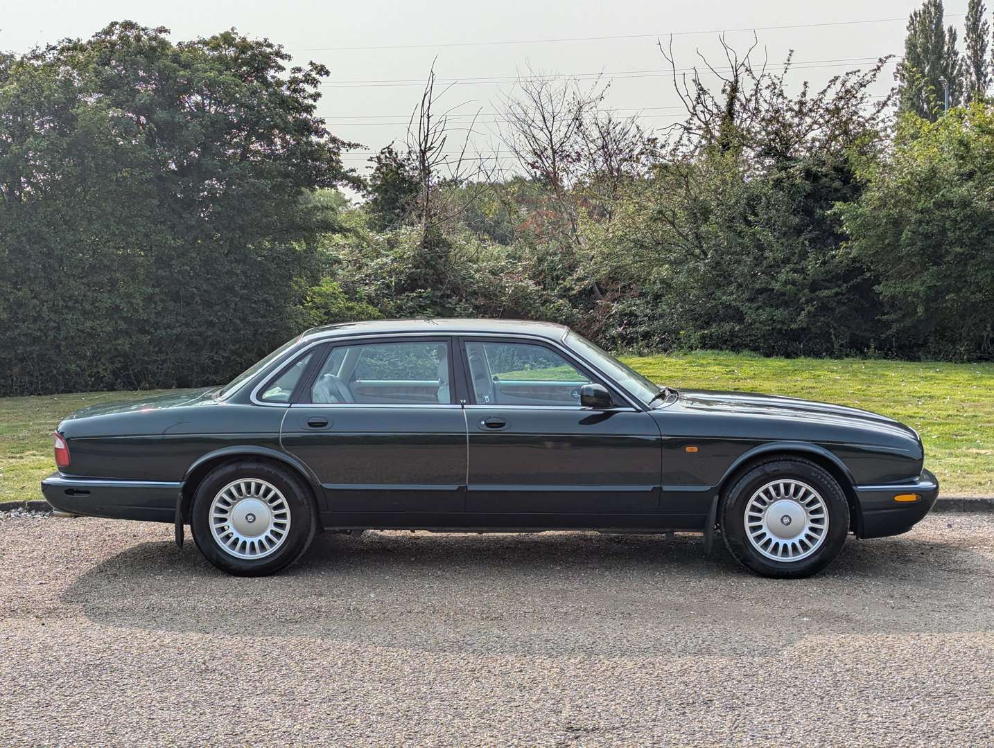 <p>1999 JAGUAR XJ8 3.2 AUTO</p>