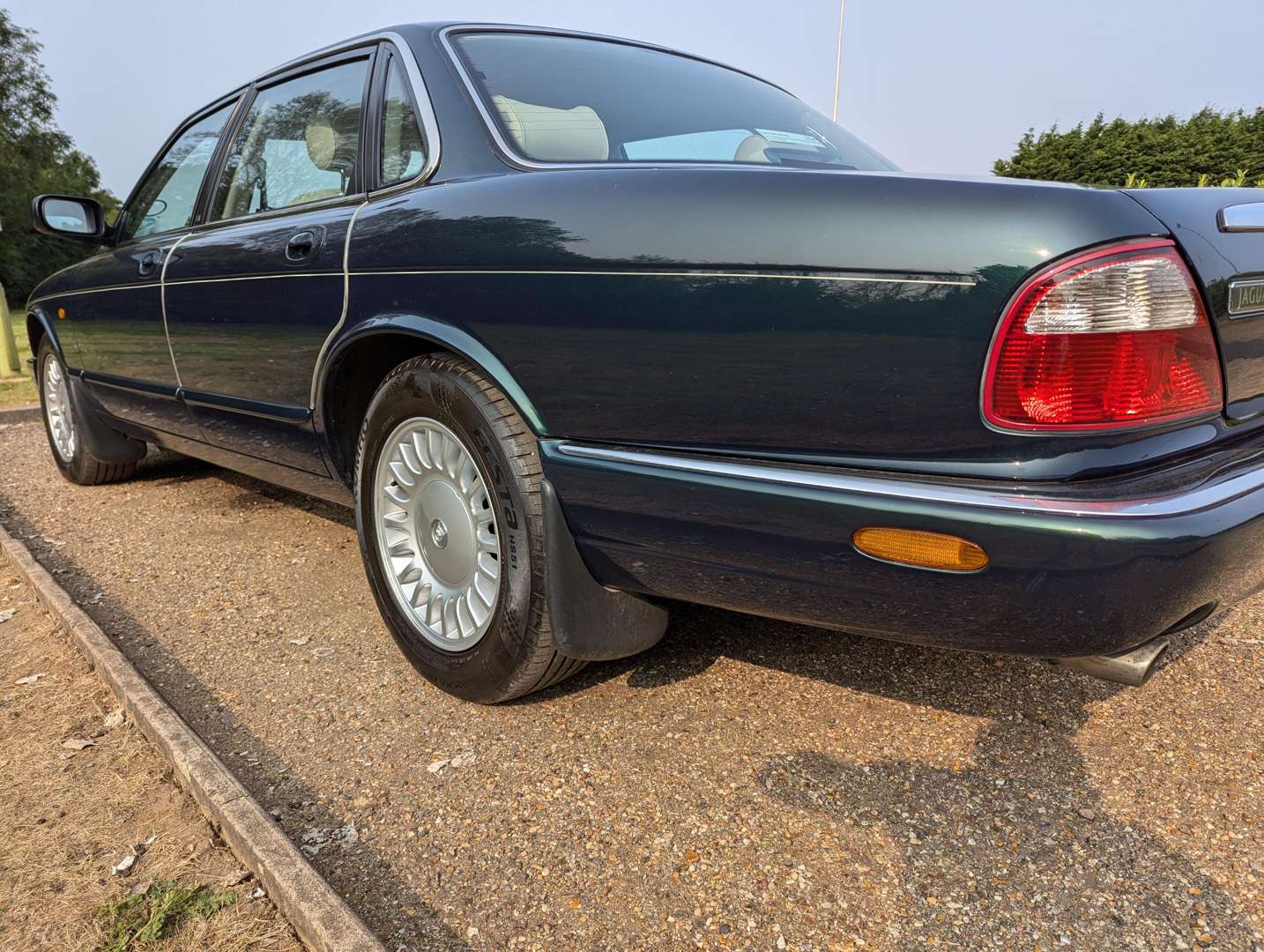 <p>1999 JAGUAR XJ8 3.2 AUTO</p>