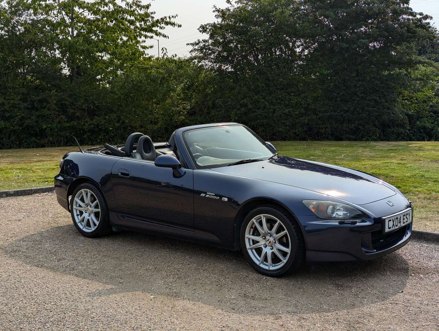 <p>2004 HONDA S2000 GT</p>