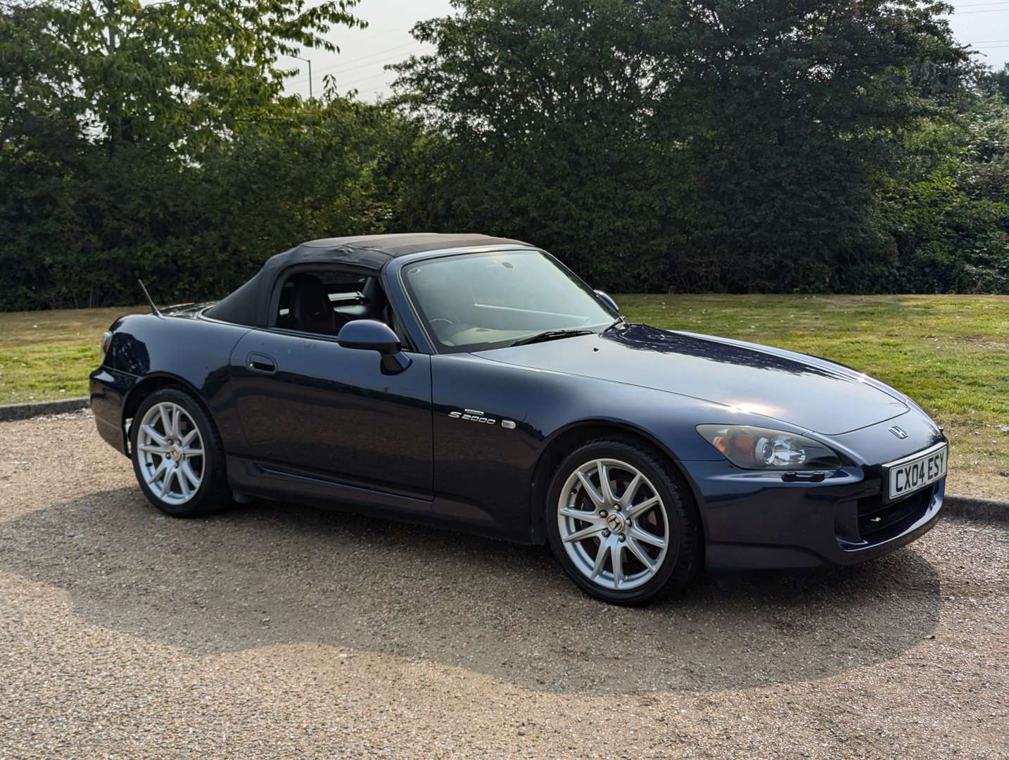 <p>2004 HONDA S2000 GT</p>