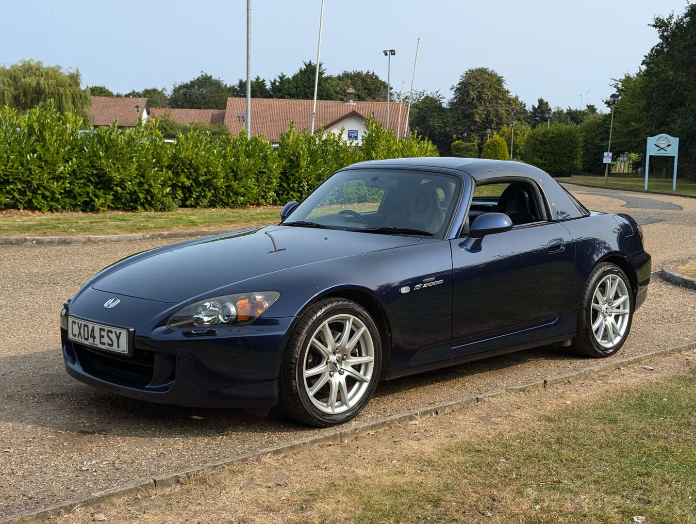 <p>2004 HONDA S2000 GT</p>