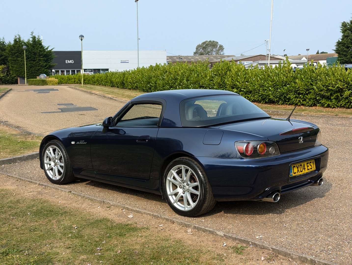 <p>2004 HONDA S2000 GT</p>