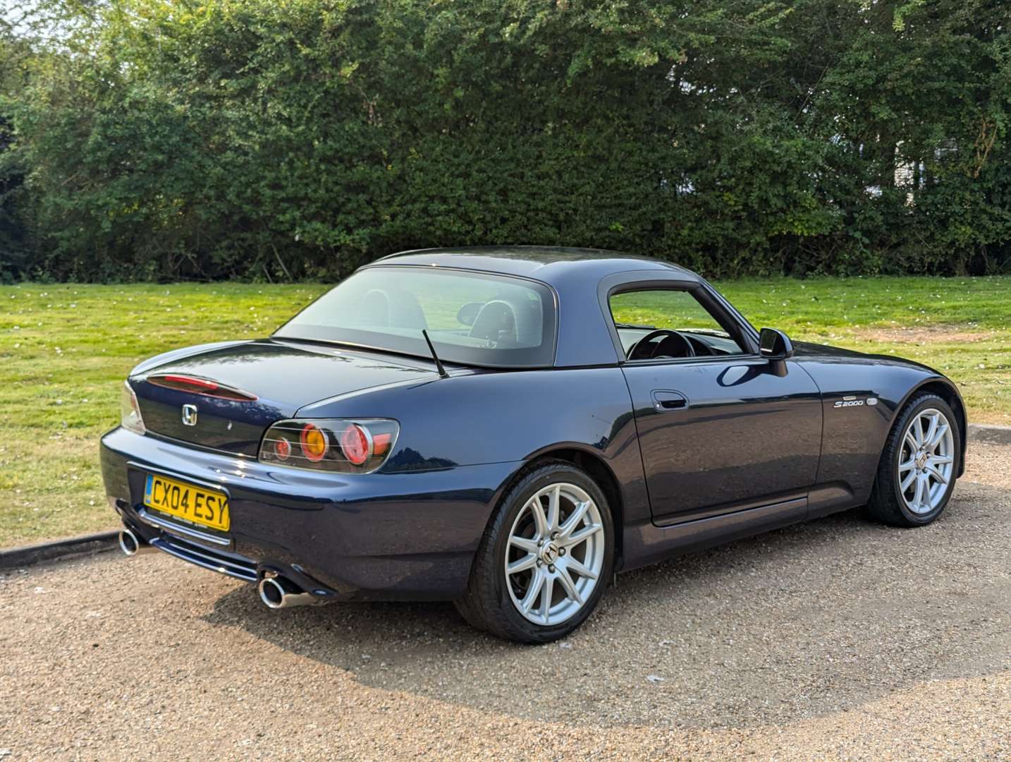 <p>2004 HONDA S2000 GT</p>