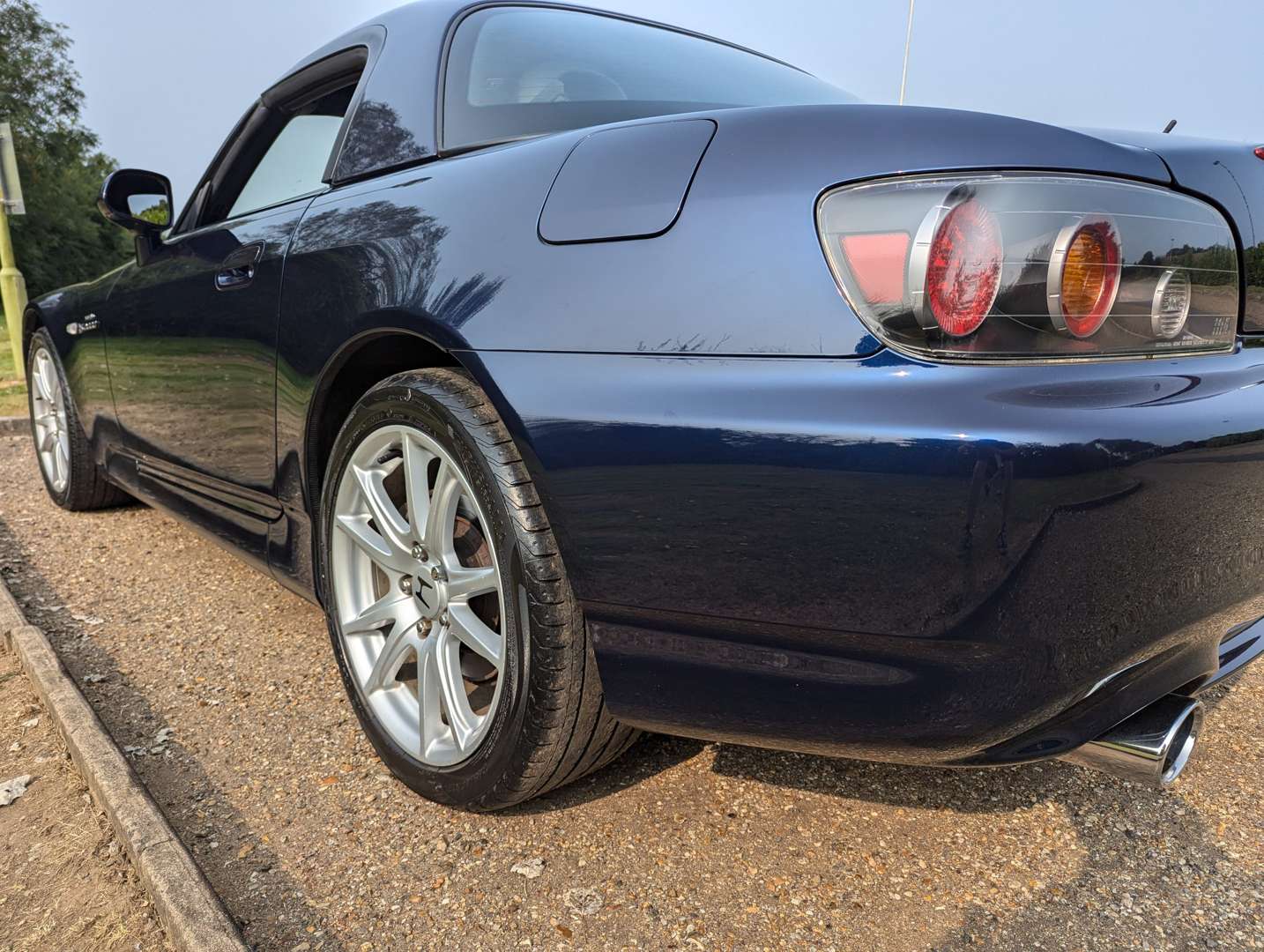 <p>2004 HONDA S2000 GT</p>