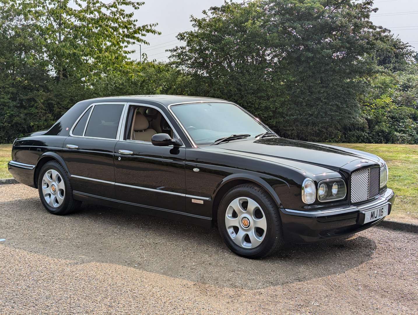 <p>1998 BENTLEY ARNAGE GREEN LABEL AUTO</p>