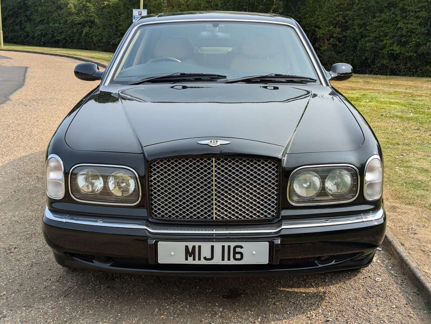 <p>1998 BENTLEY ARNAGE GREEN LABEL AUTO</p>