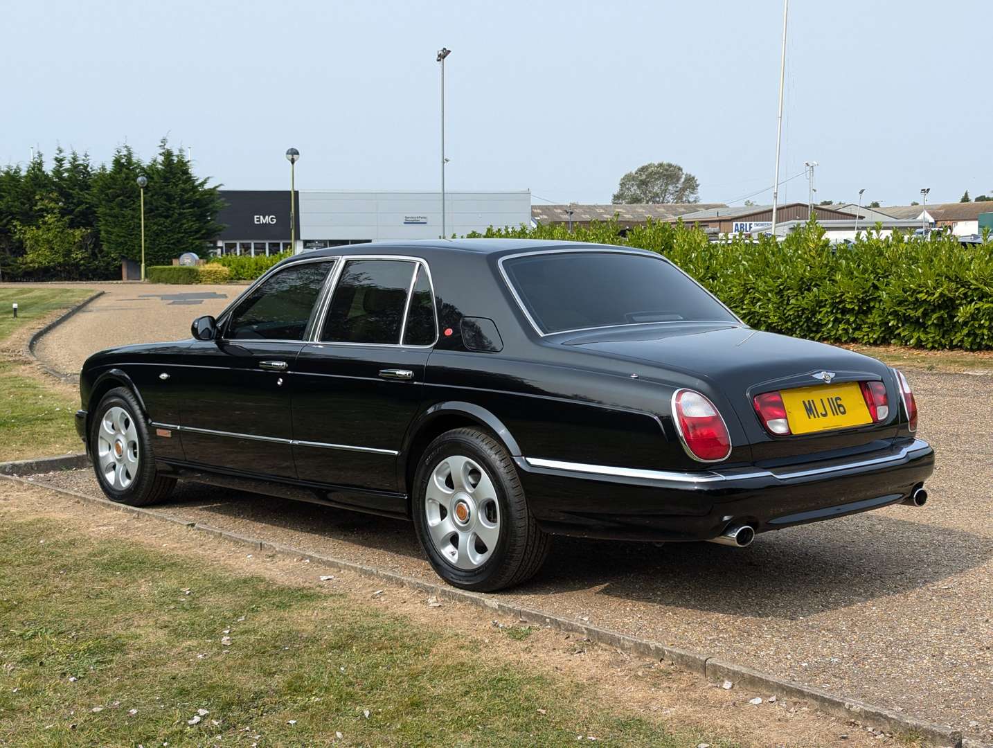 <p>1998 BENTLEY ARNAGE GREEN LABEL AUTO</p>