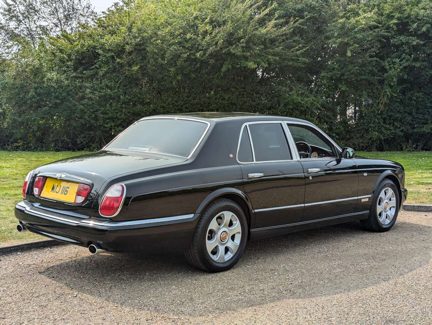 <p>1998 BENTLEY ARNAGE GREEN LABEL AUTO</p>