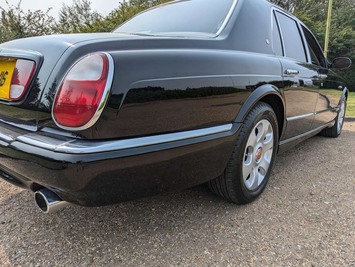 <p>1998 BENTLEY ARNAGE GREEN LABEL AUTO</p>