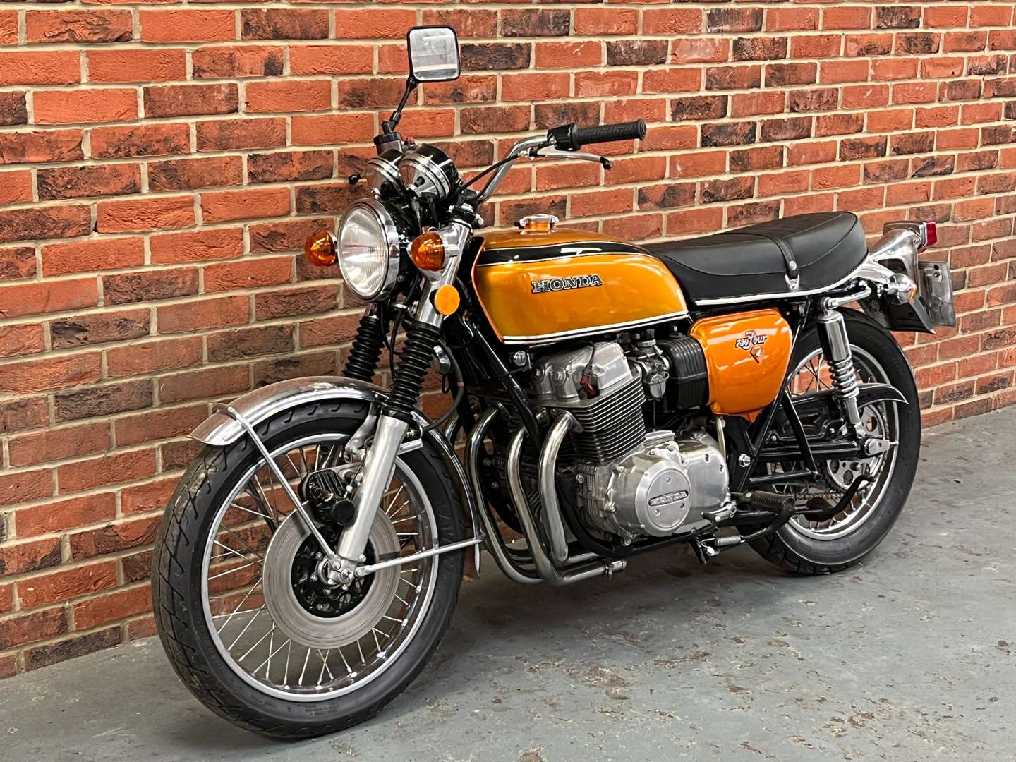 <p>1974 HONDA CB750</p>