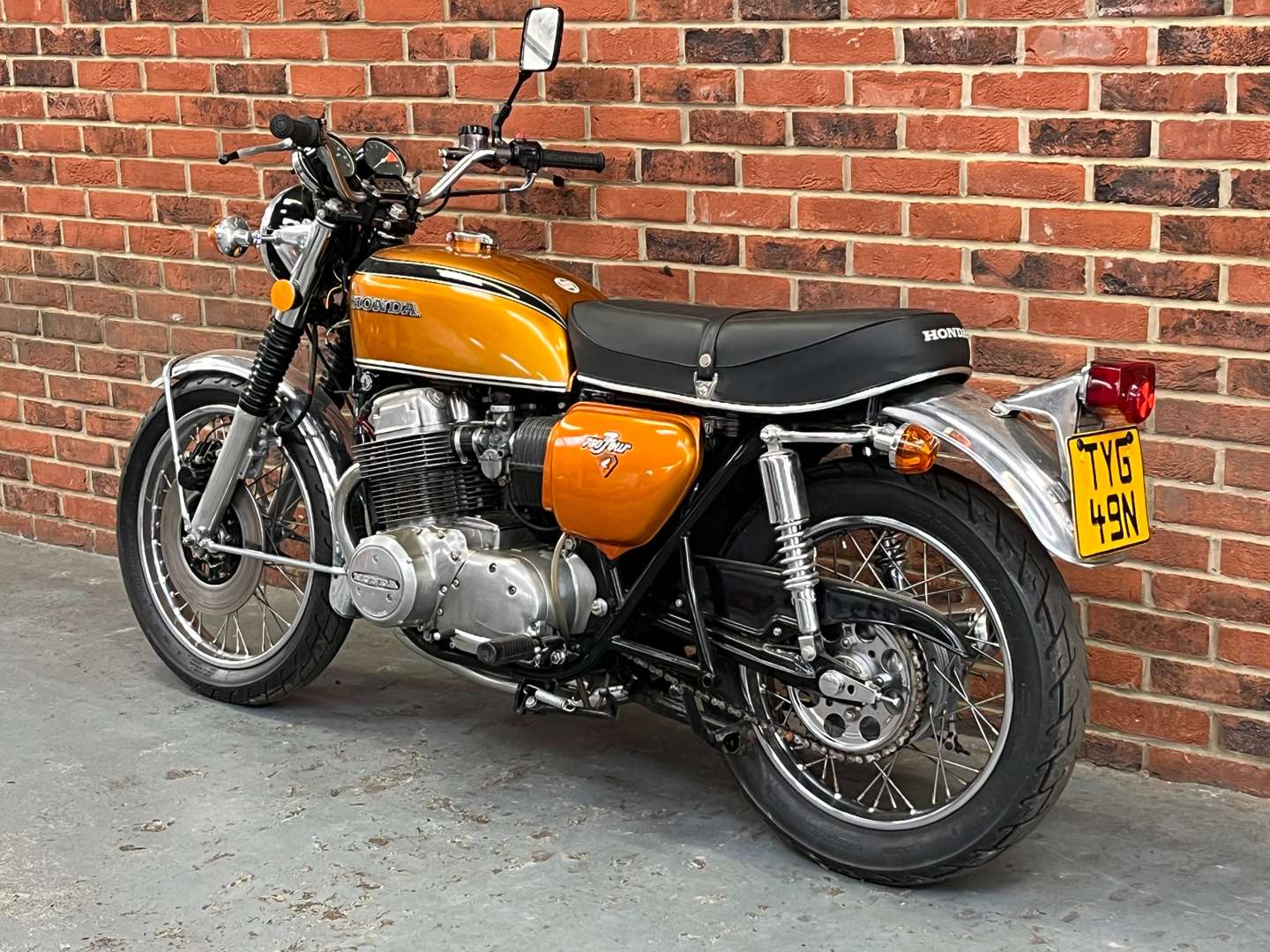 <p>1974 HONDA CB750</p>