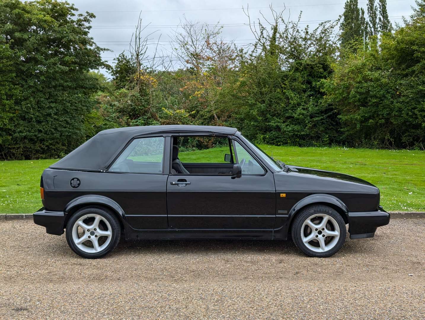 <p>1991 VW GOLF CLIPPER 1.8 CABRIO AUTO</p>