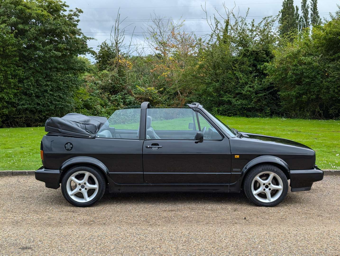 <p>1991 VW GOLF CLIPPER 1.8 CABRIO AUTO</p>