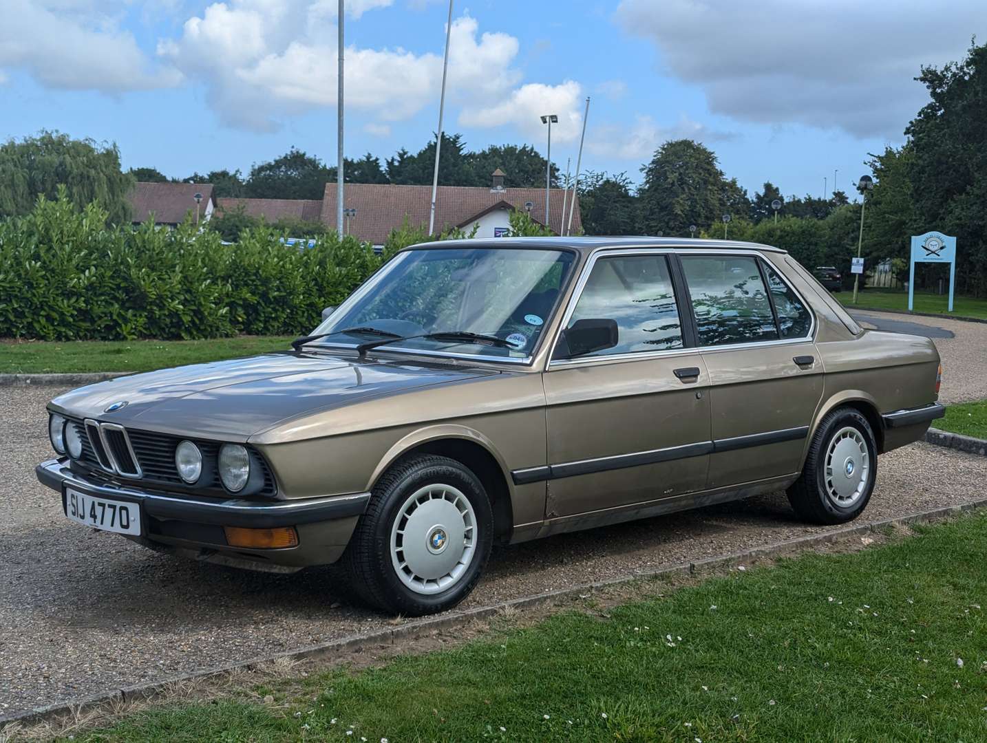 <p>1983 BMW E28 520I</p>