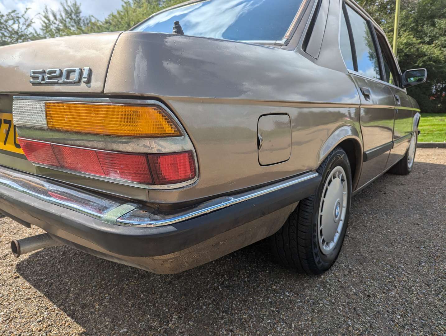 <p>1983 BMW E28 520I</p>