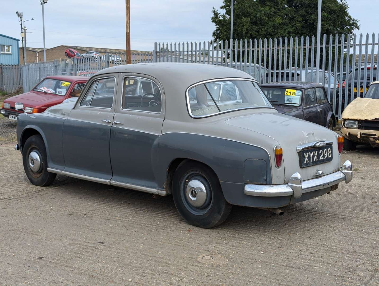 <p>1959 ROVER P4 100</p>