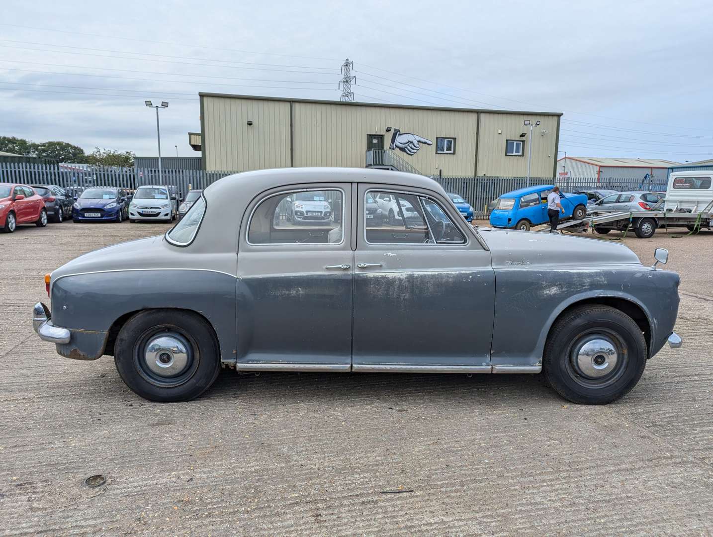 <p>1959 ROVER P4 100</p>