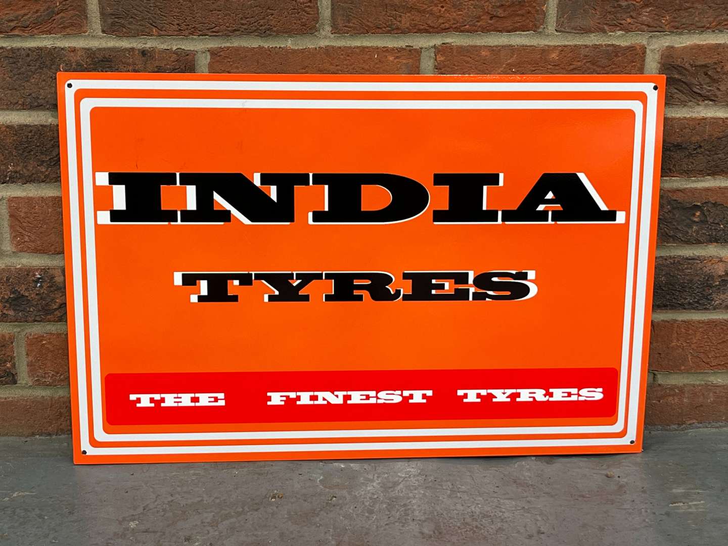 <p>India Tyre's Metal Sign</p>