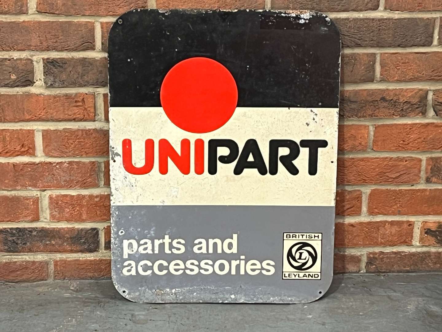 <p>Unipart Parts and Accessories Metal Sign</p>