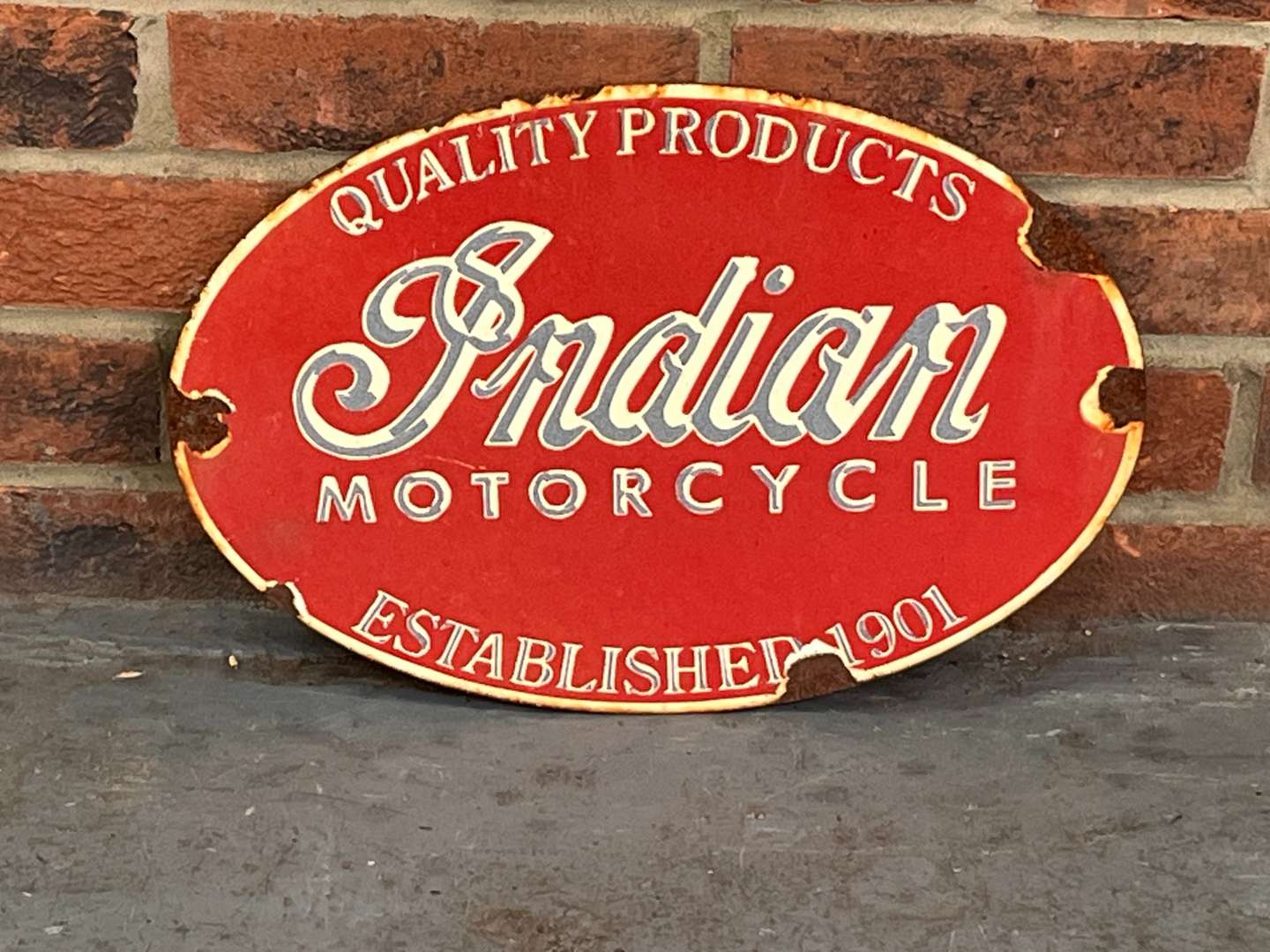 <p>Indian Motorcycles Oval Enamel Sign</p>