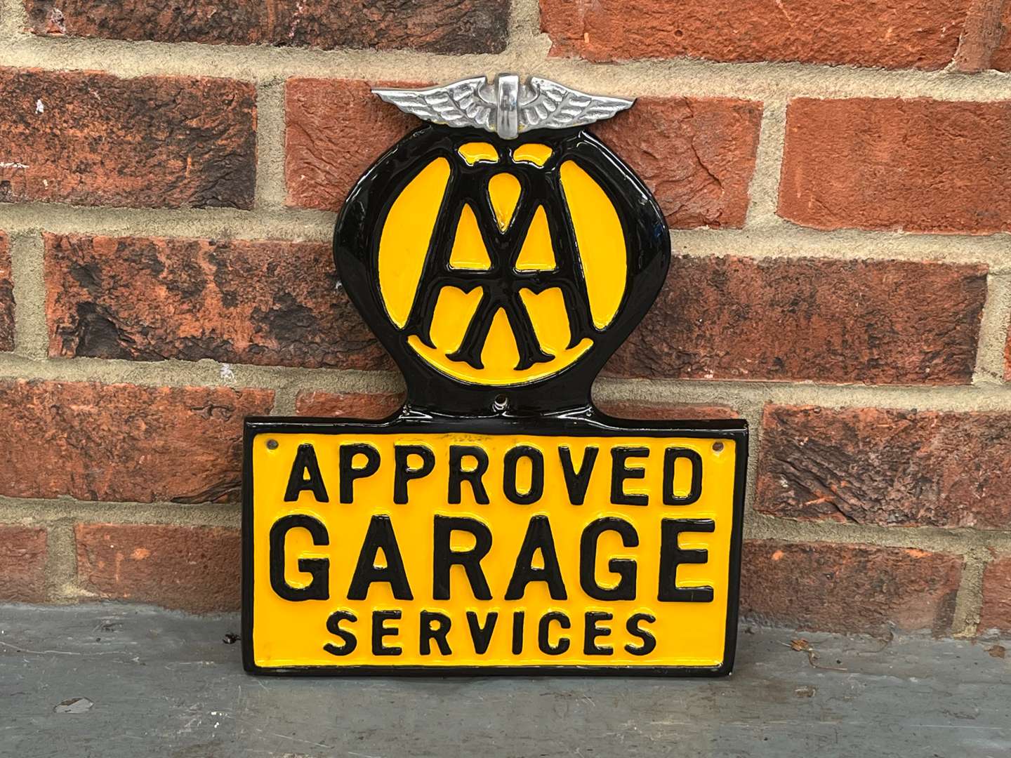 <p>AA Approved Garage Services Aluminium Sign</p>