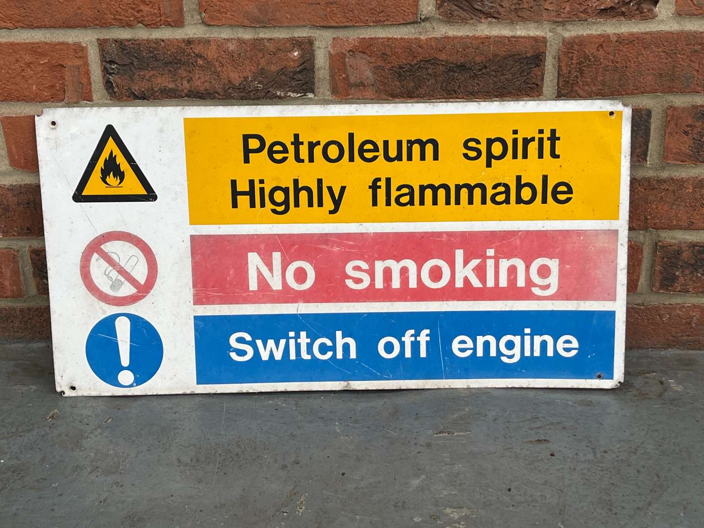 <p>Aluminium Warning Sign</p>