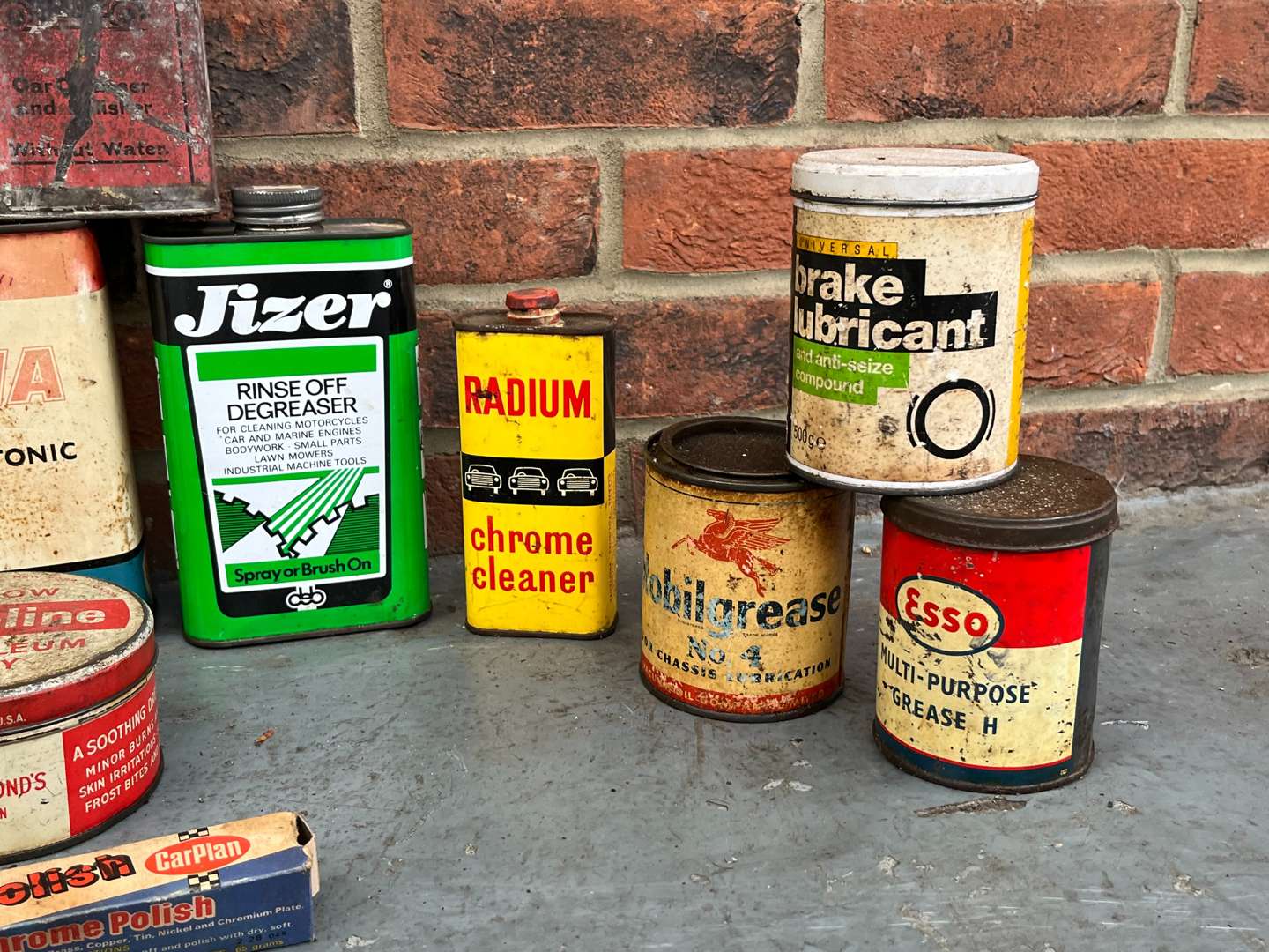 <p>Mixed Lot Of Oil Cans Etc</p>