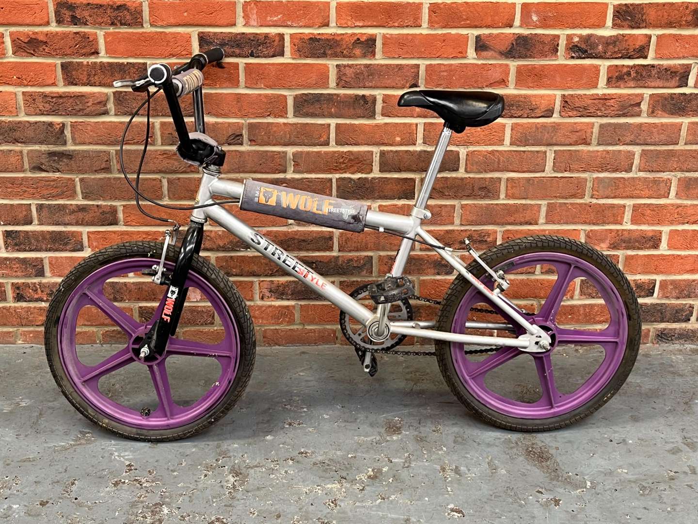 <p>Raleigh Wolf&nbsp; Street Style BMX Bike</p>