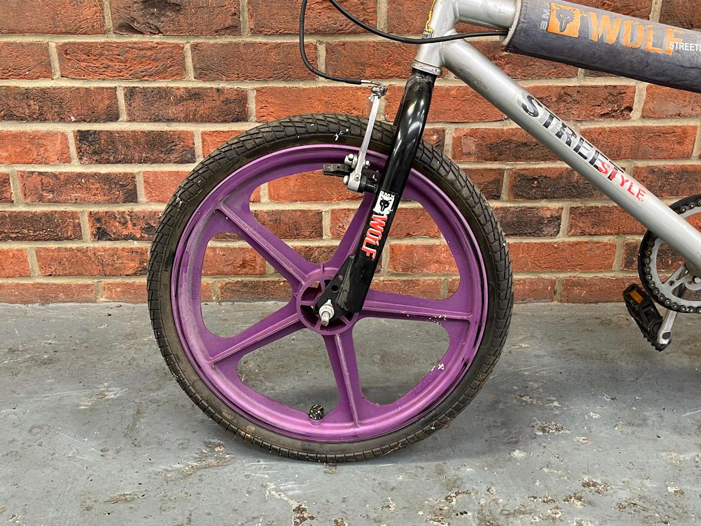 <p>Raleigh Wolf&nbsp; Street Style BMX Bike</p>