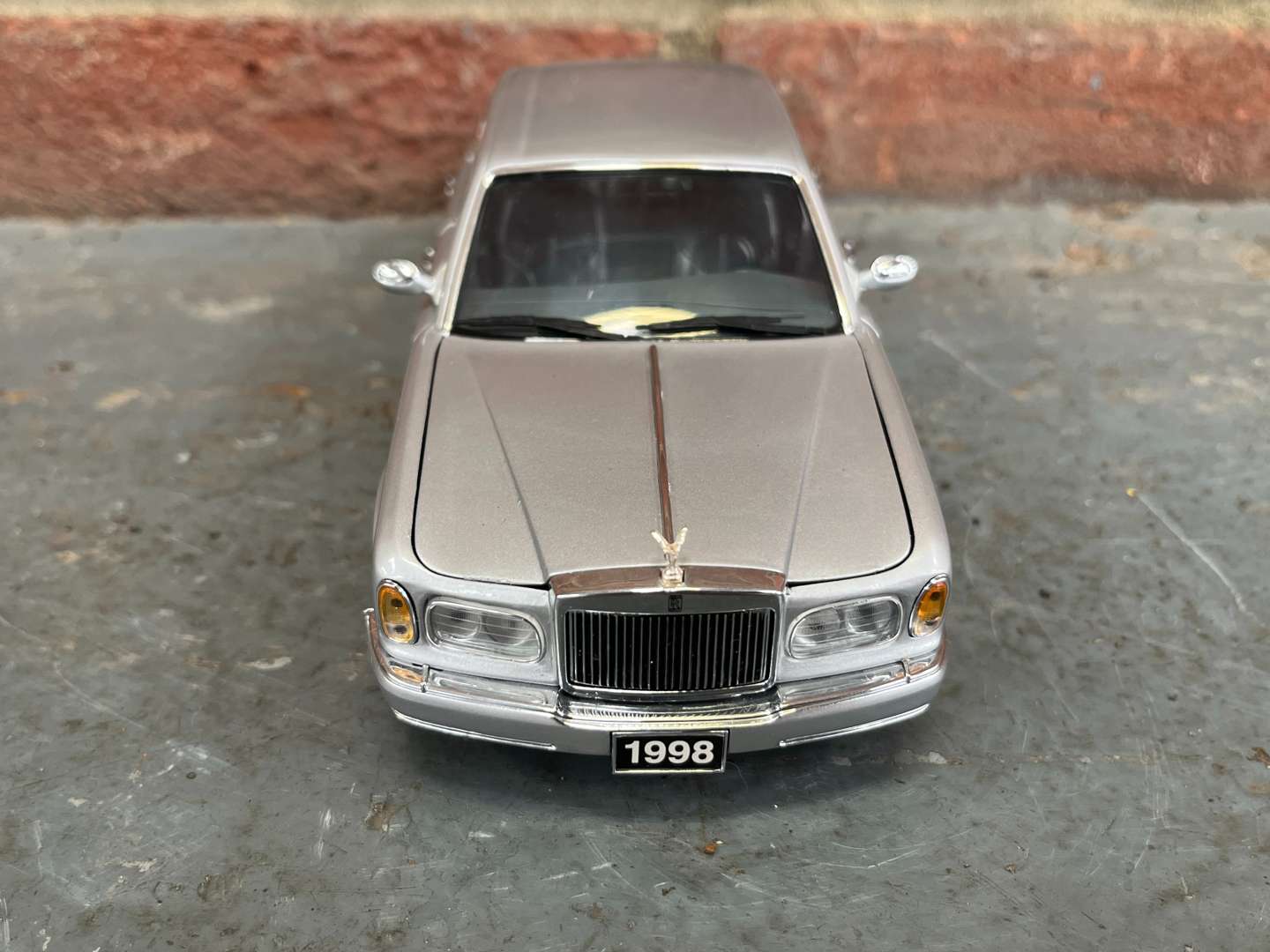 <p>Franklin Mint Rolls Royce Silver Seraph 1:24 Scale</p>