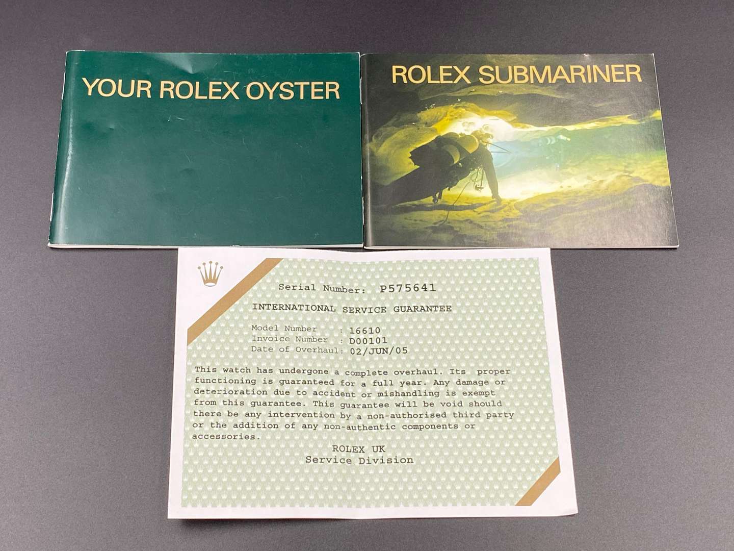 <p>ROLEX, “Submariner”, stainless steel, automatic, centre seconds, calendar wristwatch. Ref 16610, Serial Number P575641, 2000.</p>