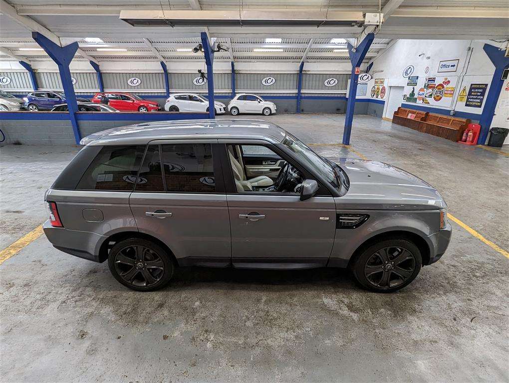 <p>2012 LAND ROVER R-ROVER SPORT HSE LUXURY</p>