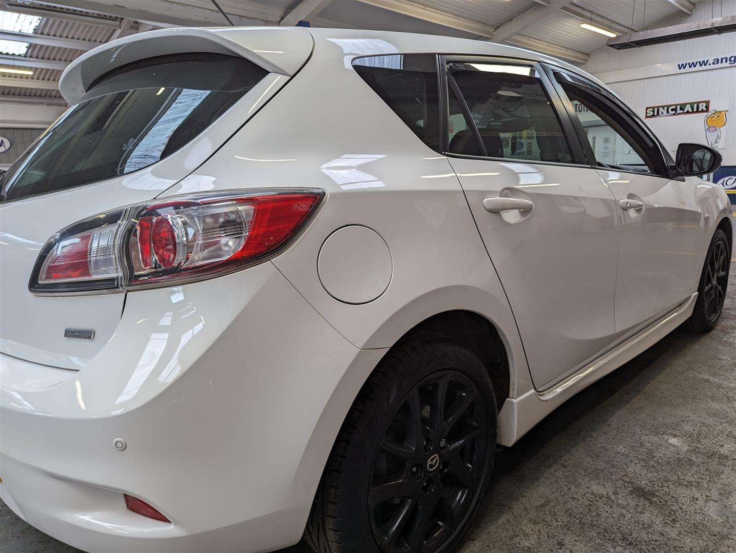 <p>2014 MAZDA 3 VENTURE EDITION</p>