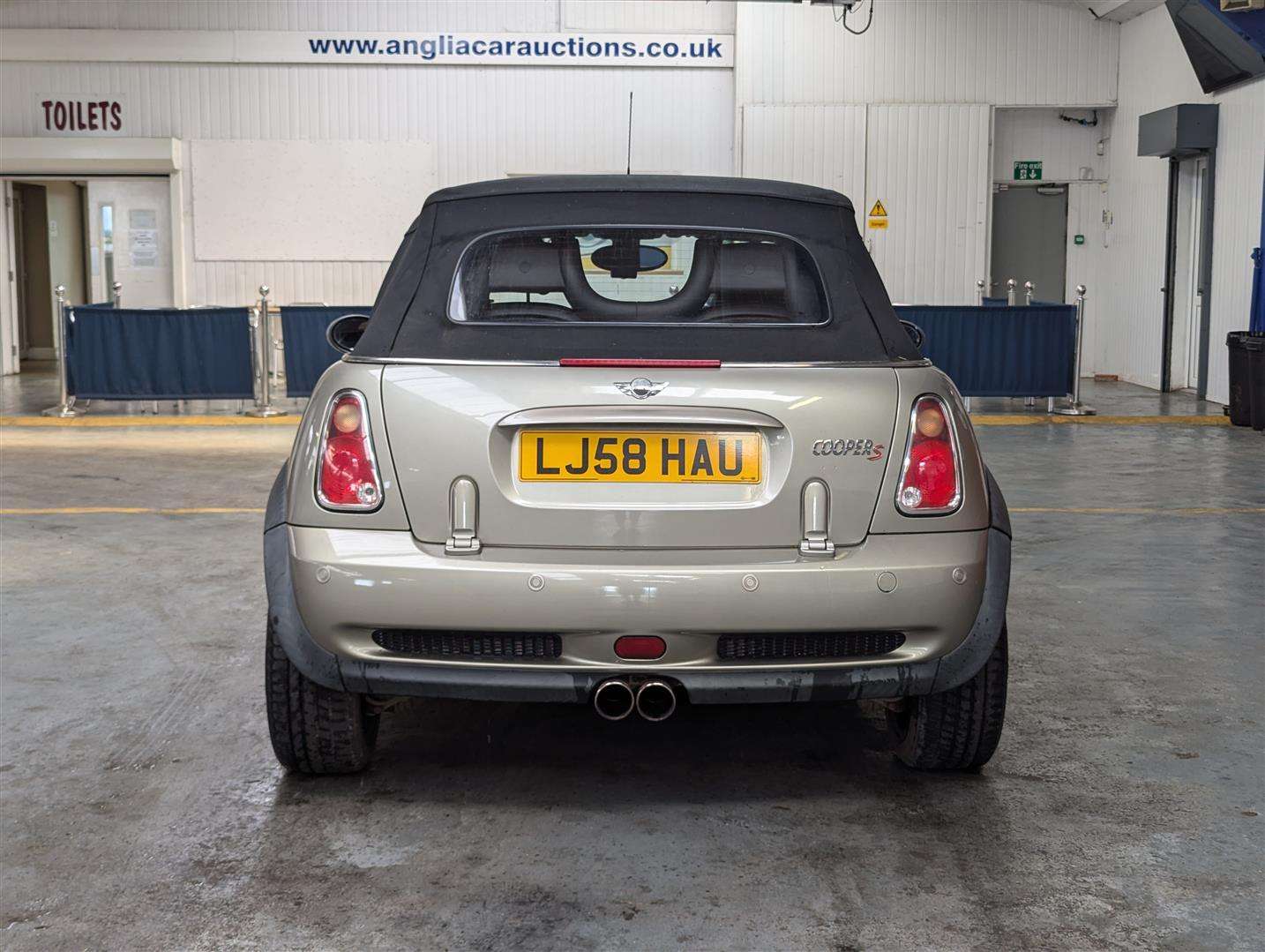 <p>2008 MINI COOPER S SIDEWALK</p>