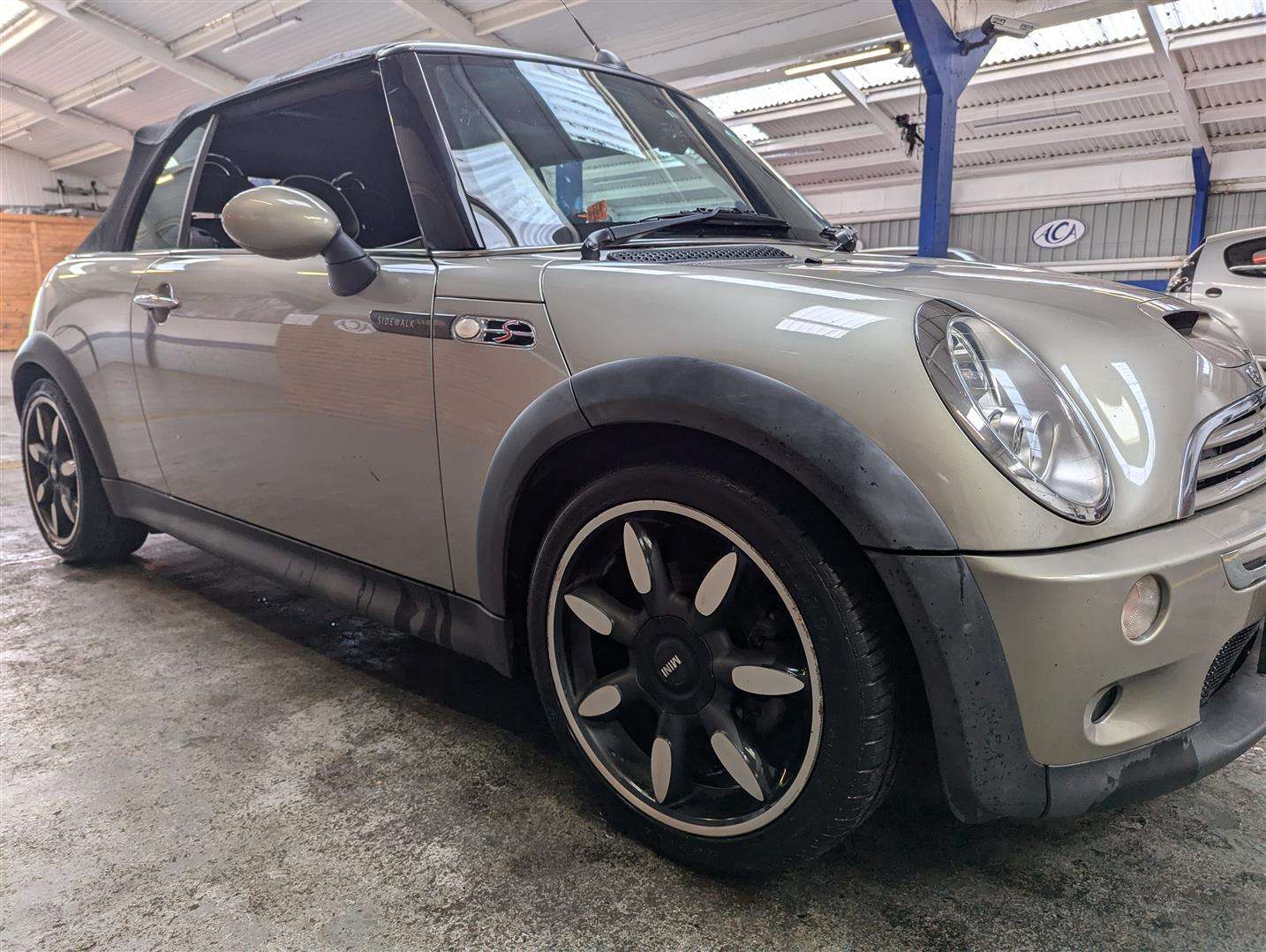 <p>2008 MINI COOPER S SIDEWALK</p>