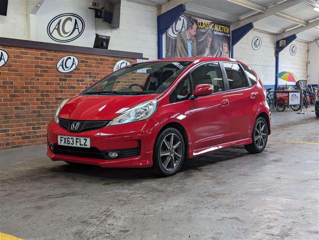 <p>2013 HONDA JAZZ SI I-VTEC</p>