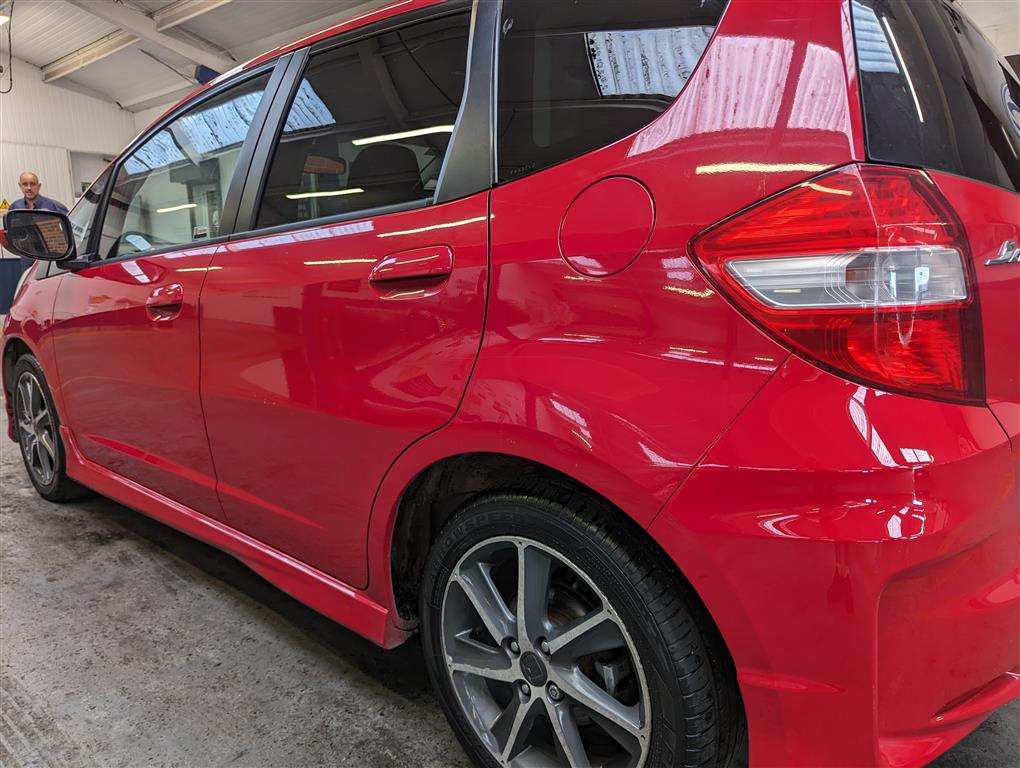 <p>2013 HONDA JAZZ SI I-VTEC</p>