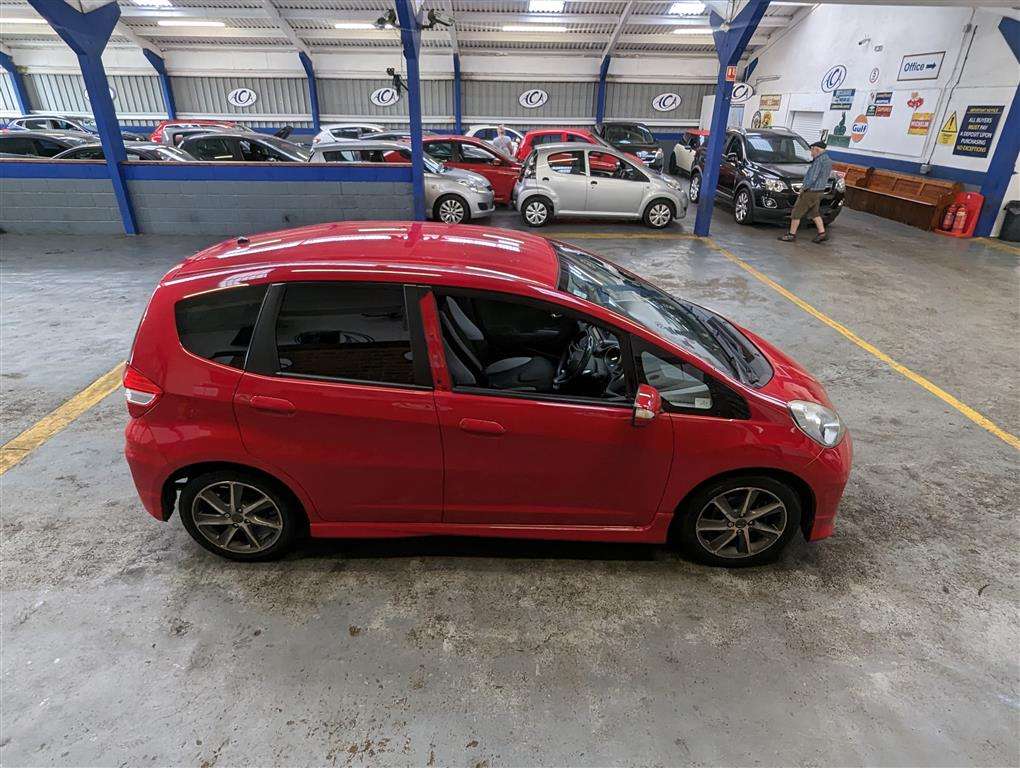 <p>2013 HONDA JAZZ SI I-VTEC</p>