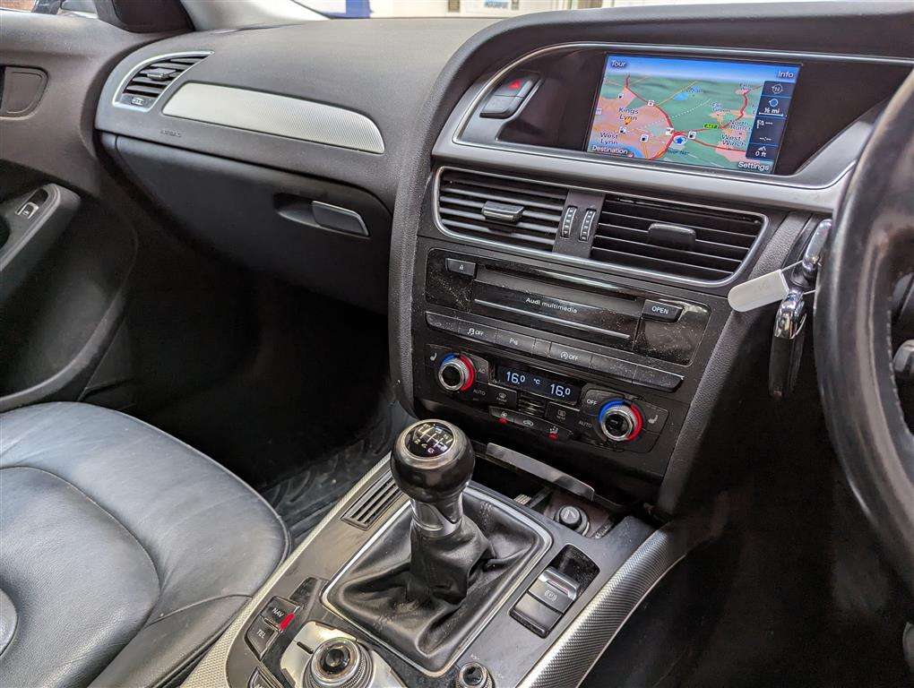 <p>2013 AUDI A4 TECHNIK TDI</p>