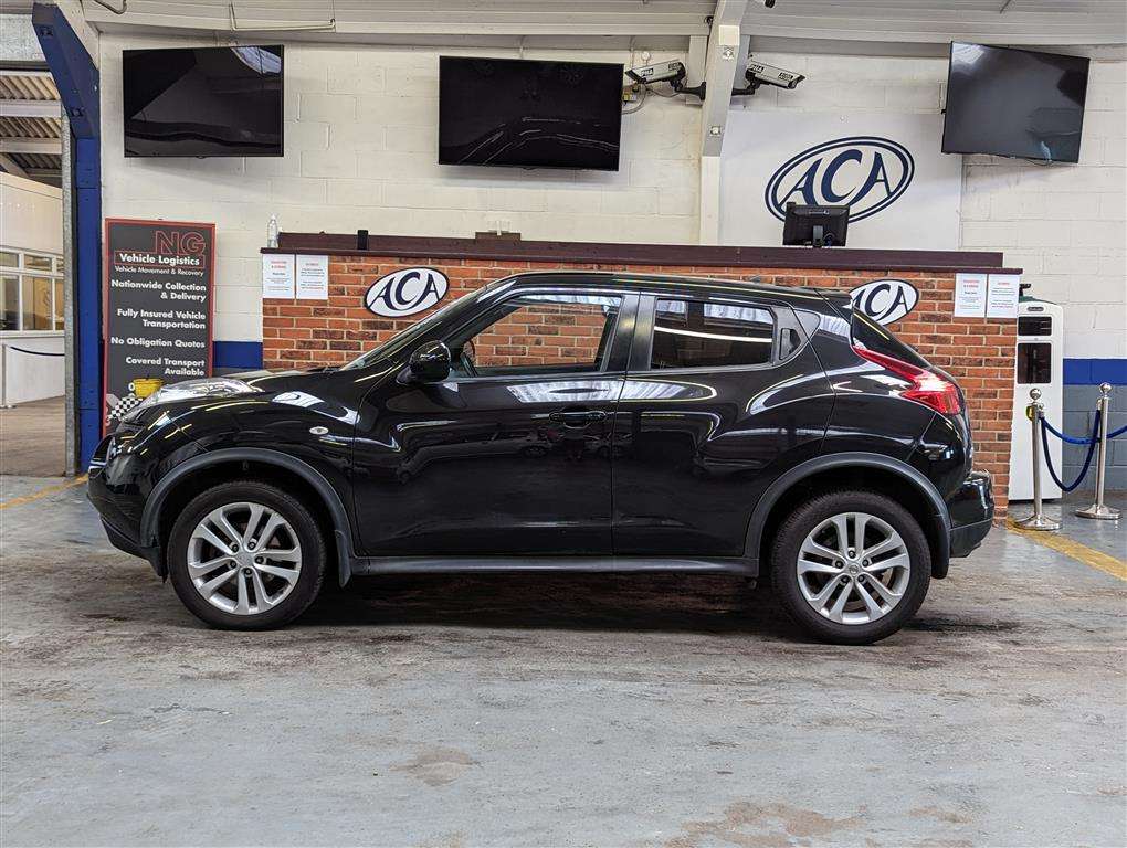 <p>2011 NISSAN JUKE ACENTA PREMIUM</p>