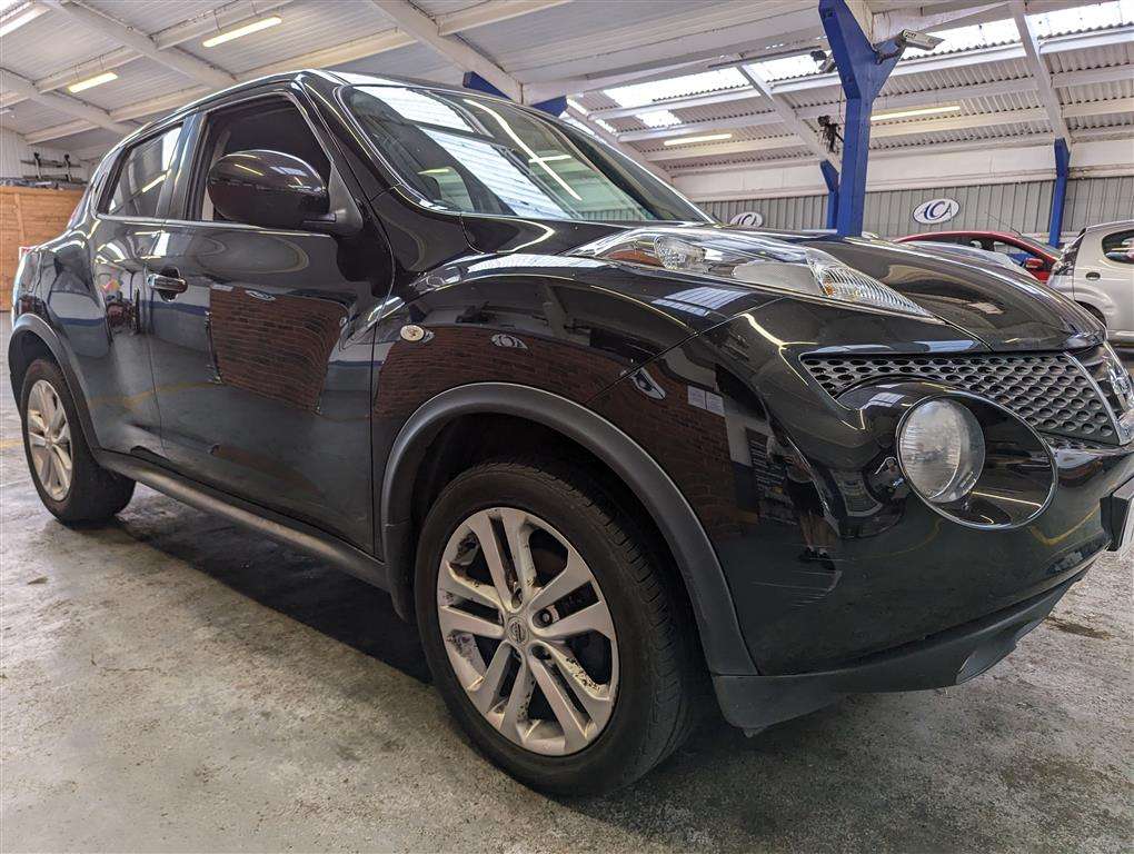 <p>2011 NISSAN JUKE ACENTA PREMIUM</p>