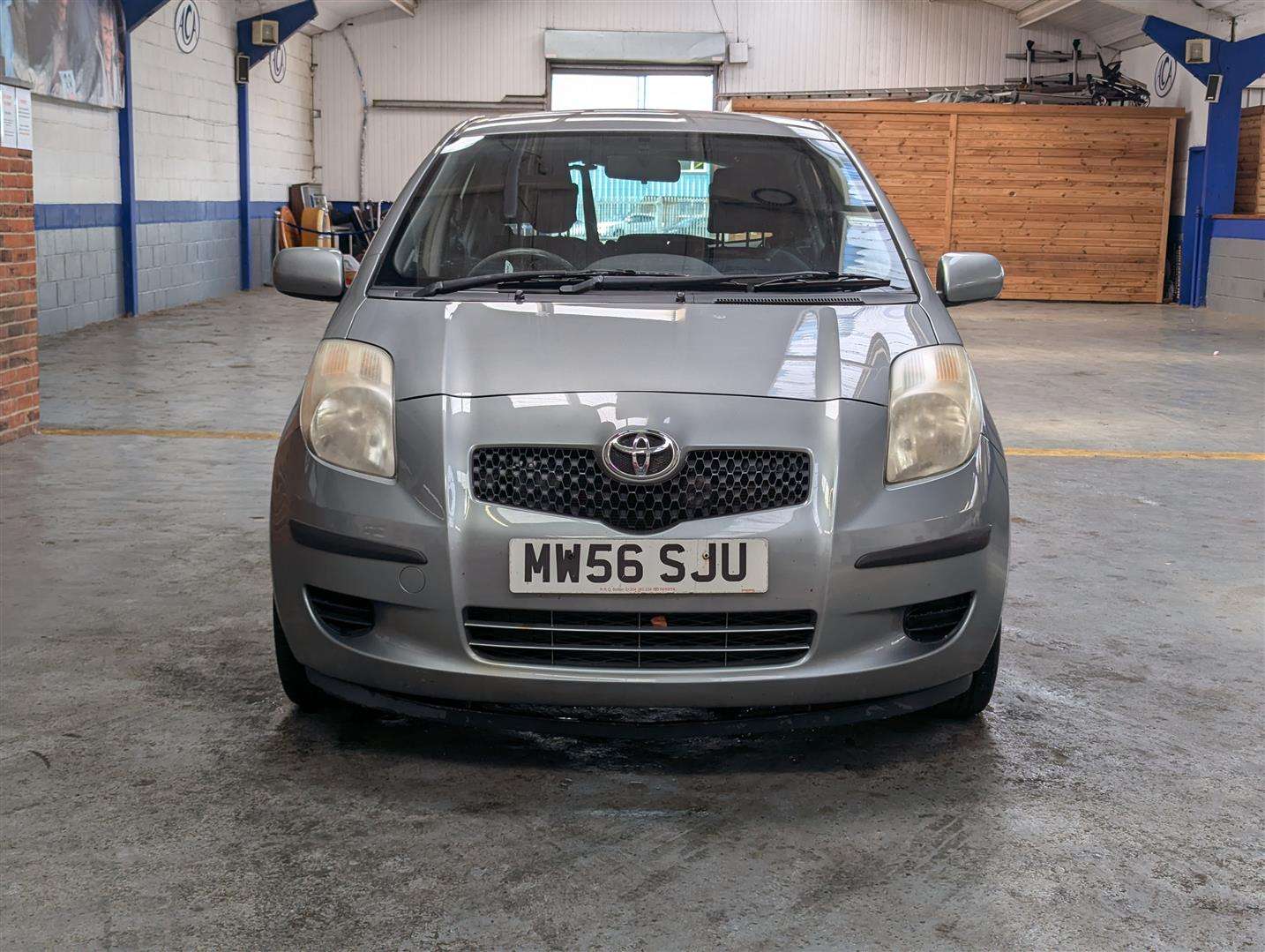 <p>2007 TOYOTA YARIS ZINC</p>