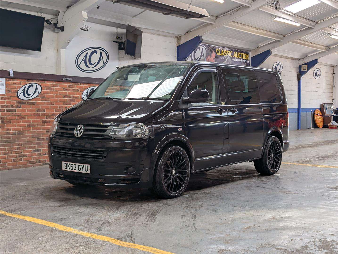 <p>2013 VOLKSWAGEN TPORTER T30 TLINE 140 TDI KOMBI</p>