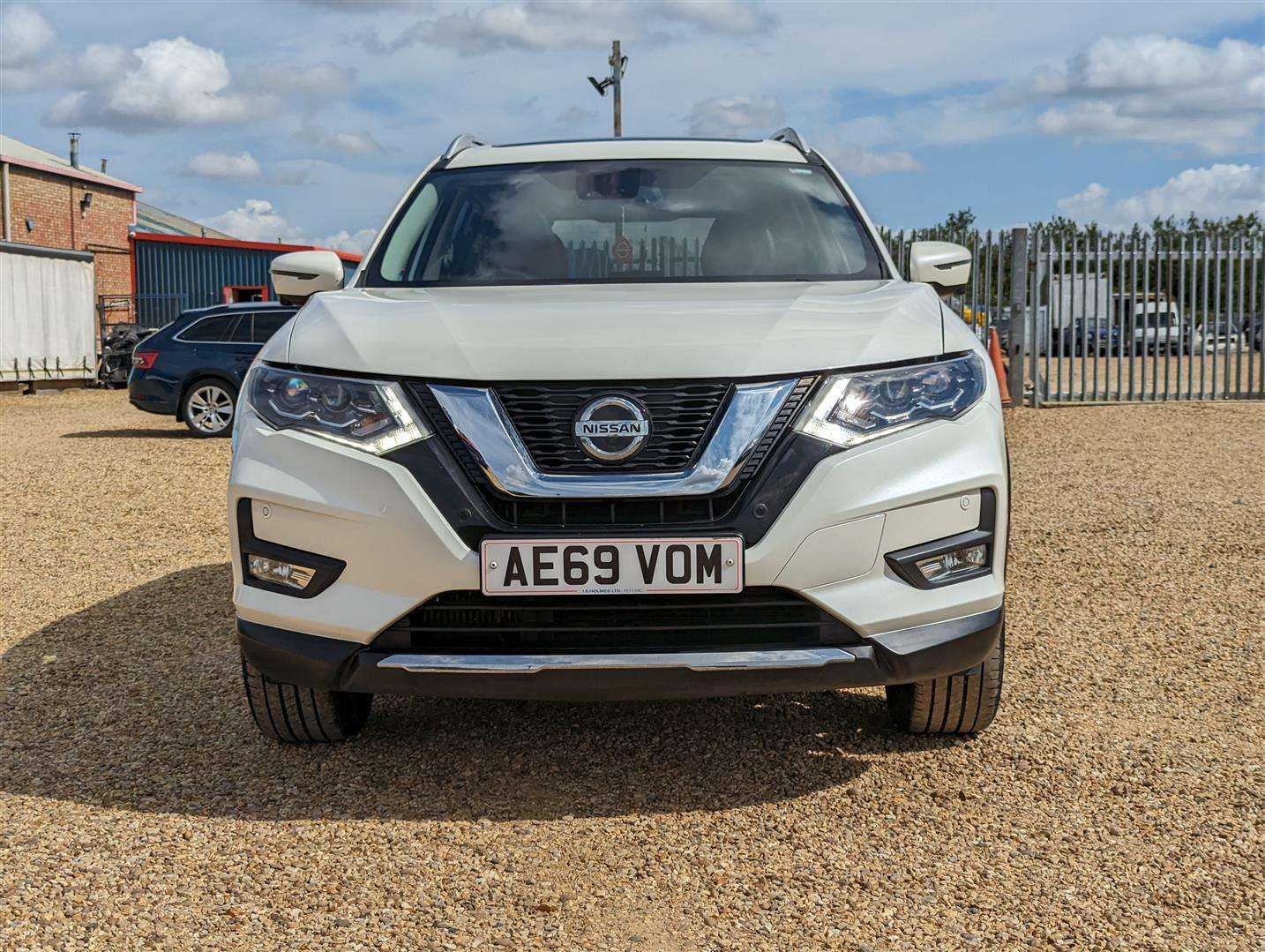 <p>2019 NISSAN X-TRAIL TEKNA DIG-T S-A</p>