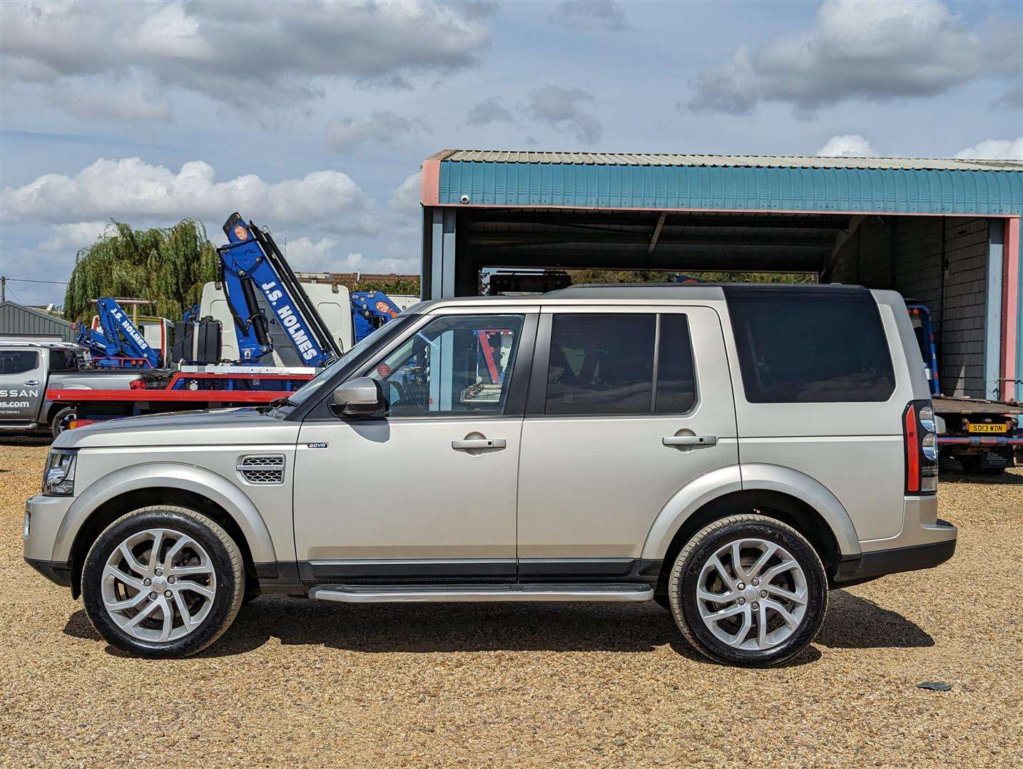 <p>2014 LAND ROVER DISCOVERY HSE SDV6 AUTO</p>